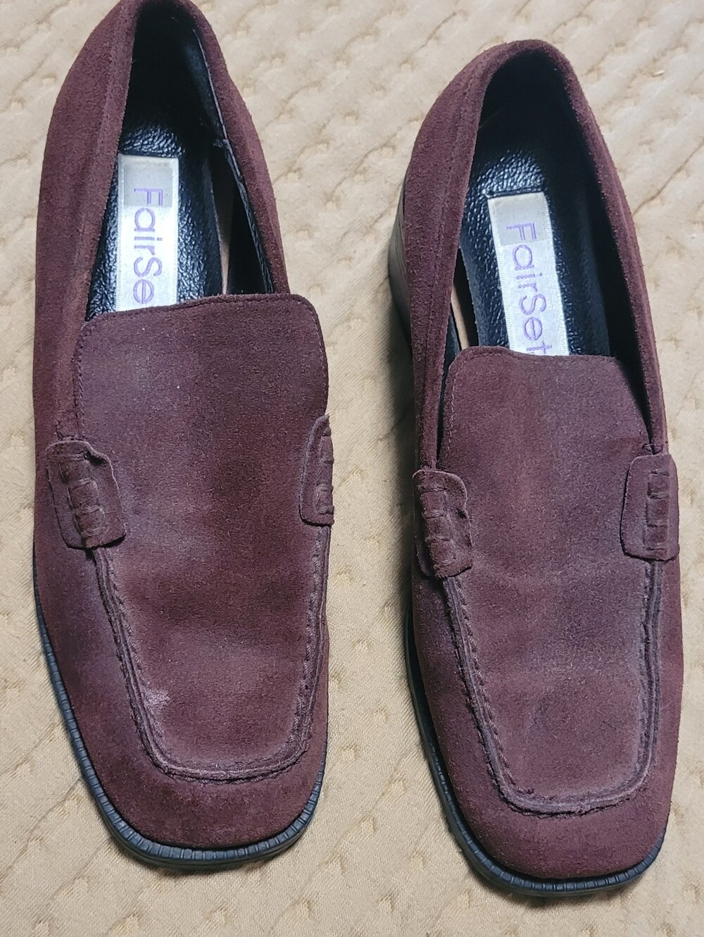 💚10 for $10💚 Bundle and save Vintage Fairset Suede Shoes